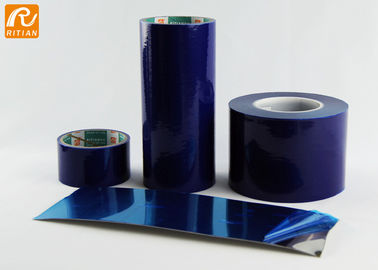 RoHSのプラスチック表面の保護フィルム ロールPE物質的な紫外線抵抗力がある50-500Mの長さ