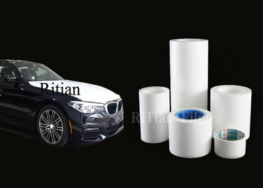 良い価格 100-150Mの長さの自動車保護フィルム車の輸送の覆いの溶媒は接着剤を基づかせていました オンライン